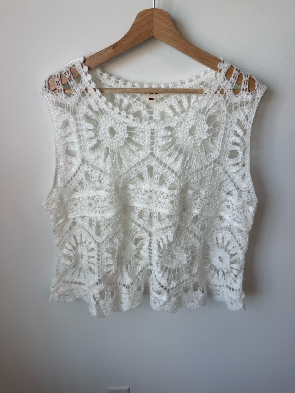 POL New White Crochet Sleeveless Top | One Size